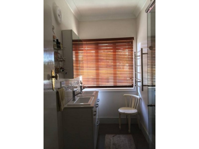 76 Layard Street, Holland Park QLD 4121