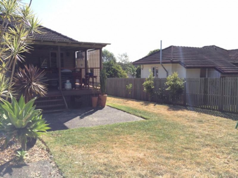 76 Layard Street, Holland Park QLD 4121