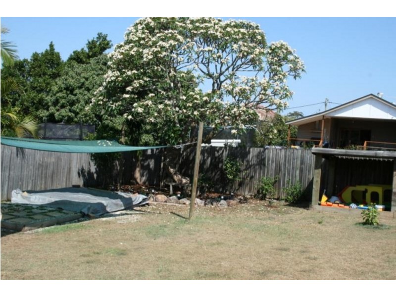 15 Burlington Street, Holland Park QLD 4121