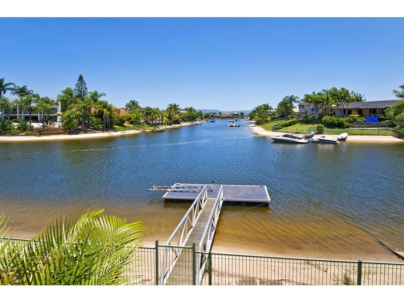 100 Campbell Street, Sorrento QLD 4217