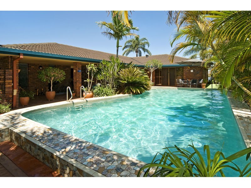 100 Campbell Street, Sorrento QLD 4217