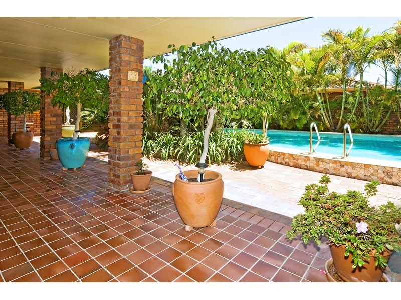 100 Campbell Street, Sorrento QLD 4217