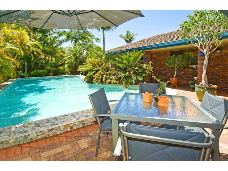 100 Campbell Street, Sorrento QLD 4217