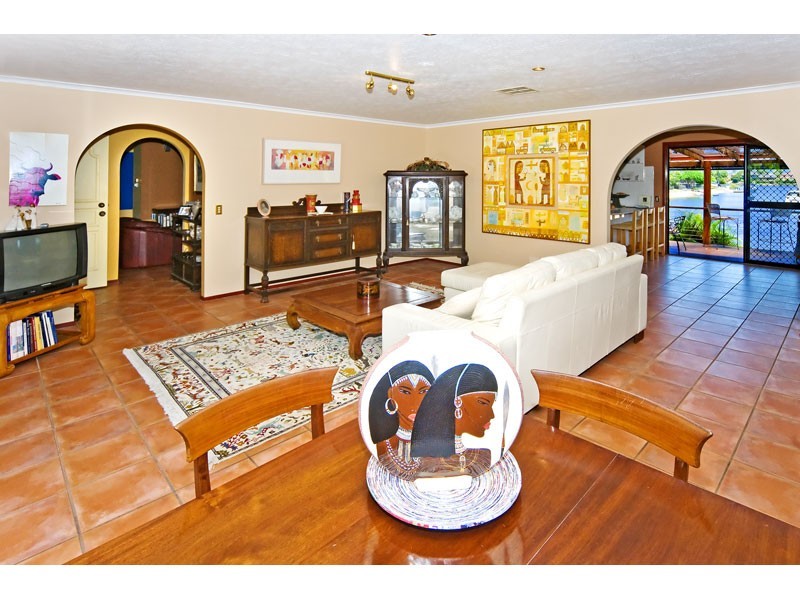 100 Campbell Street, Sorrento QLD 4217