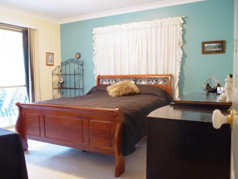 8 Dalrello Street, Carina QLD 4152