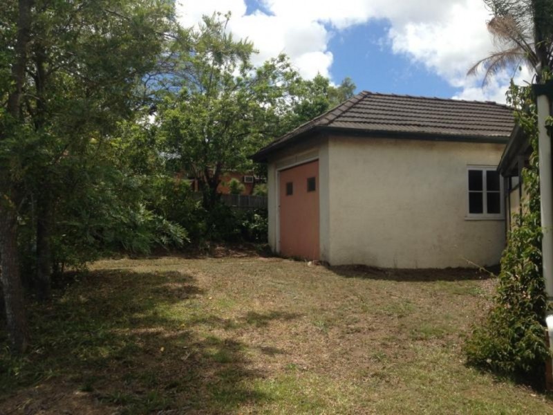 741 Cavendish Road, Holland Park QLD 4121