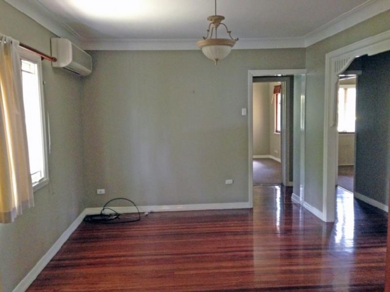 27 Binya Street, Holland Park QLD 4121