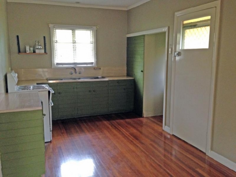 27 Binya Street, Holland Park QLD 4121