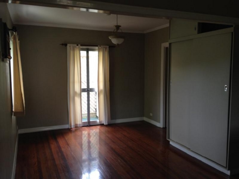 27 Binya Street, Holland Park QLD 4121