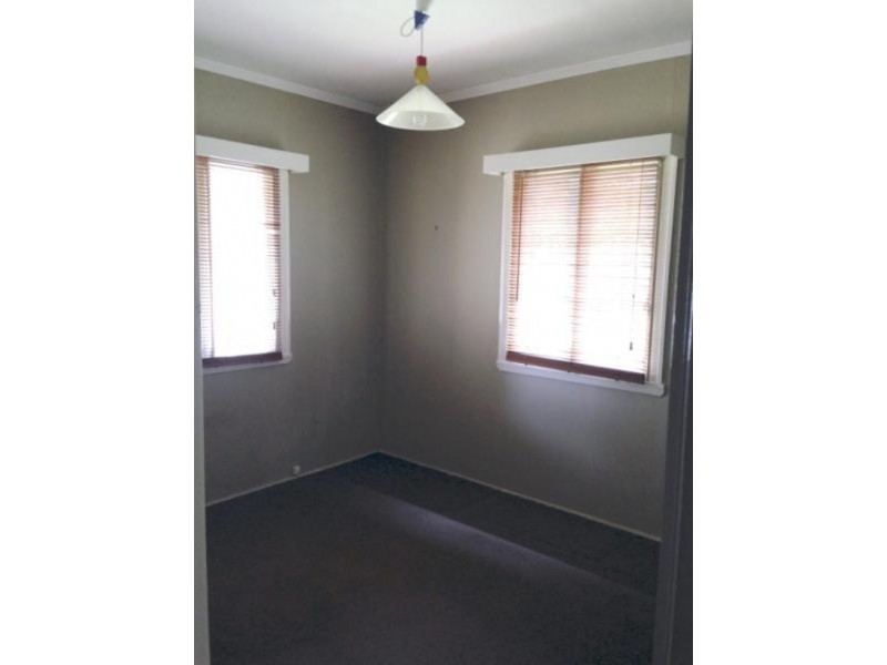 27 Binya Street, Holland Park QLD 4121