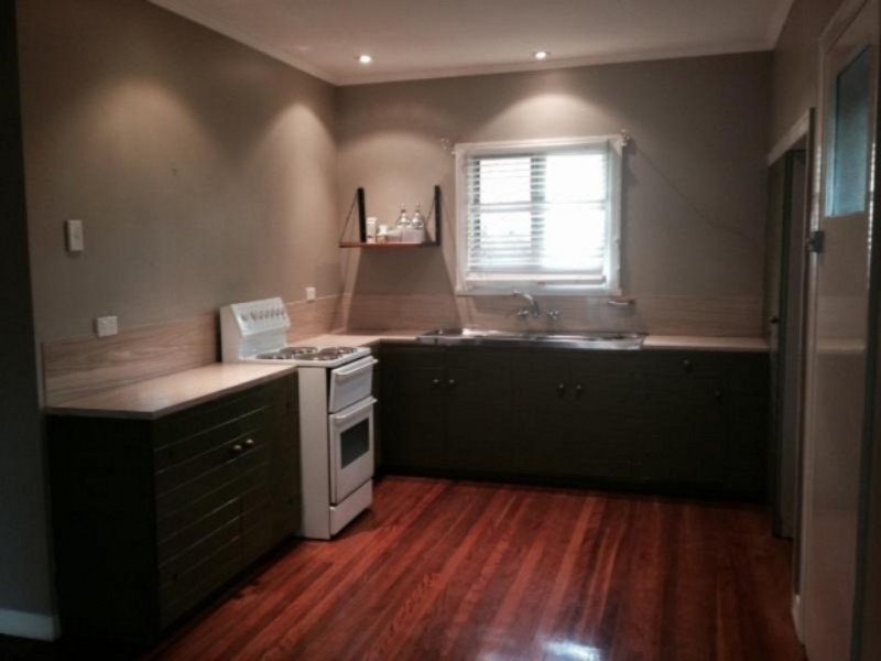 27 Binya Street, Holland Park QLD 4121