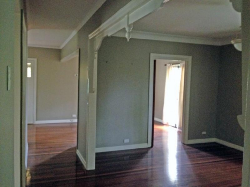 27 Binya Street, Holland Park QLD 4121