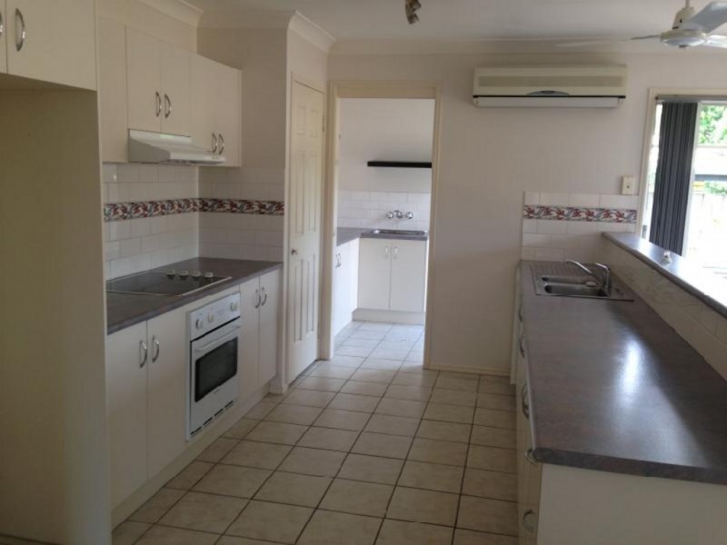 10 Umbel Place, Calamvale QLD 4116