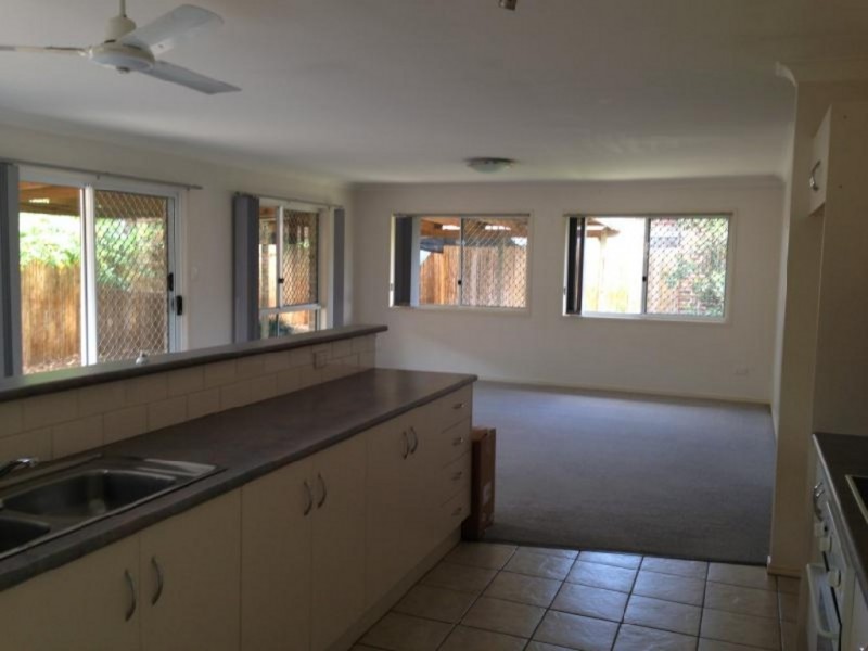 10 Umbel Place, Calamvale QLD 4116