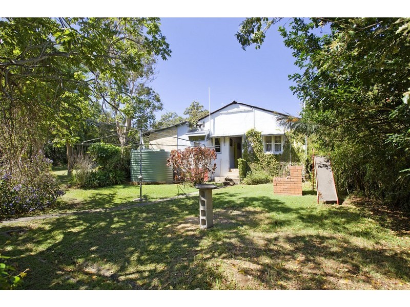 33-35  Palm av, Holland Park West QLD 4121