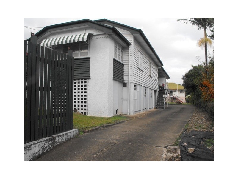 43 Holland Road, Holland Park QLD 4121