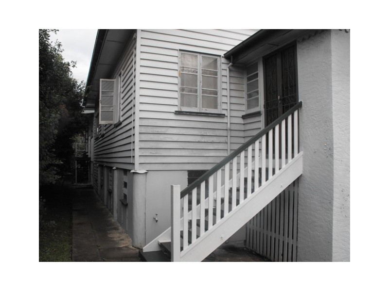 43 Holland Road, Holland Park QLD 4121