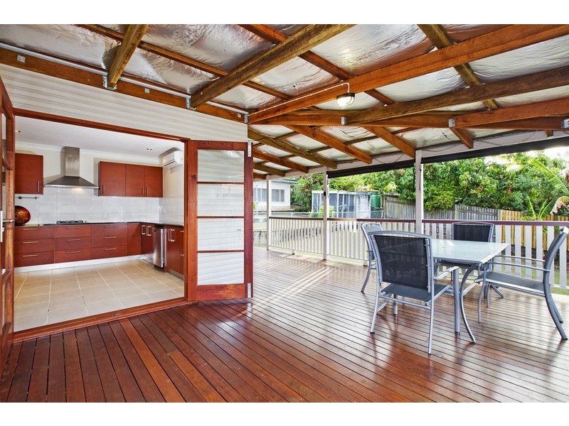 87 Peach Street, Greenslopes QLD 4120