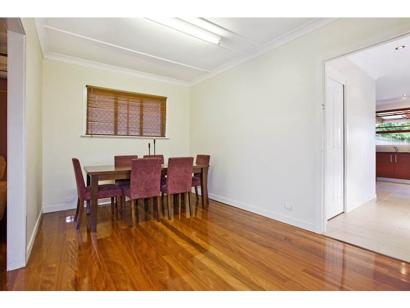 87 Peach Street, Greenslopes QLD 4120