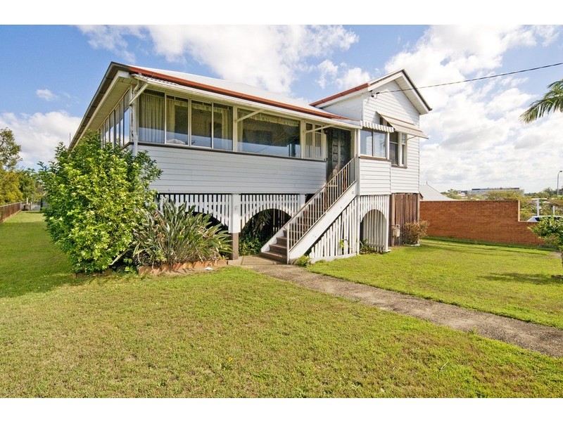 11 Douglas Street, Greenslopes QLD 4120