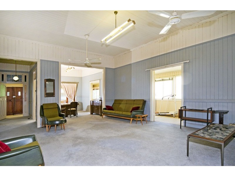 11 Douglas Street, Greenslopes QLD 4120