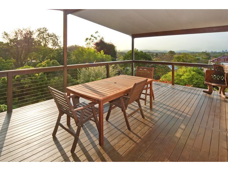 19 Crest Street, Mount Gravatt East QLD 4122