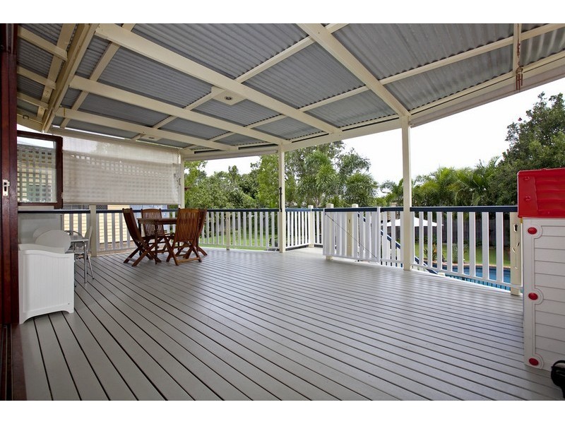 151 Long Street East, Graceville QLD 4075