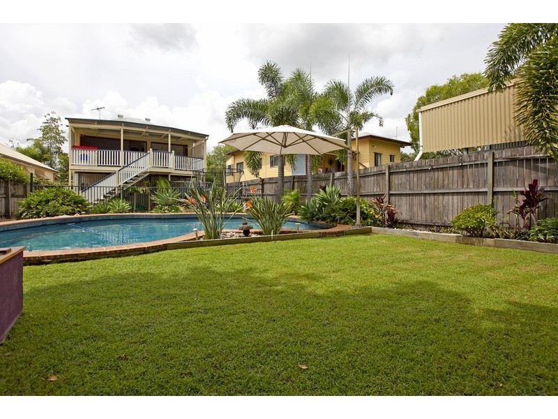 151 Long Street East, Graceville QLD 4075