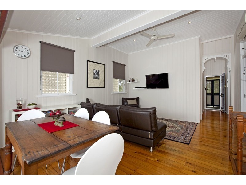 151 Long Street East, Graceville QLD 4075