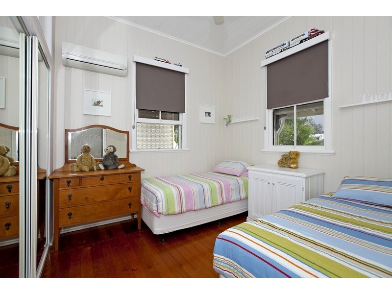 151 Long Street East, Graceville QLD 4075