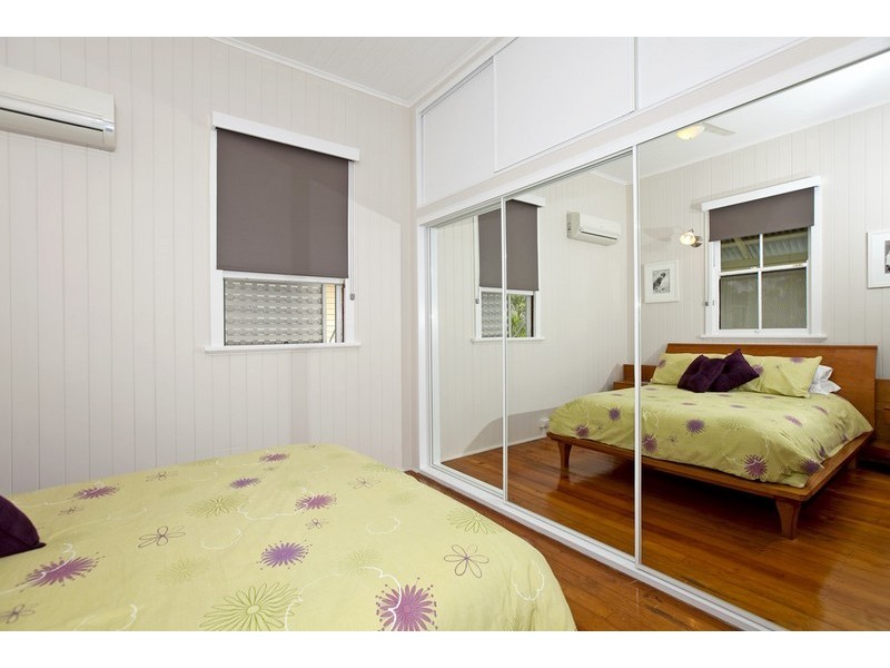 151 Long Street East, Graceville QLD 4075