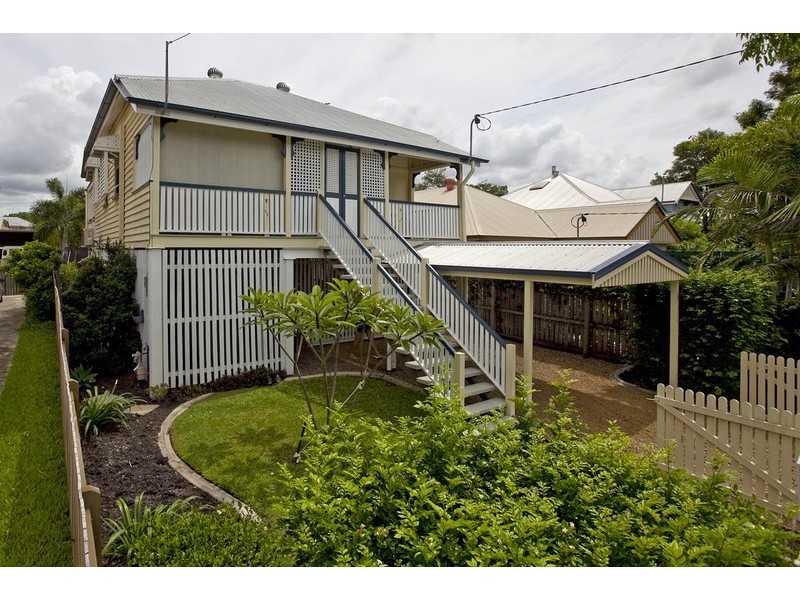 151 Long Street East, Graceville QLD 4075