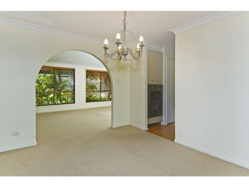 8 Selangor, Carina QLD 4152