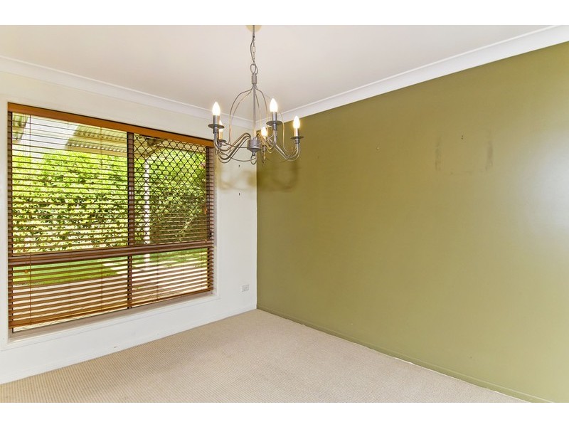 8 Selangor, Carina QLD 4152