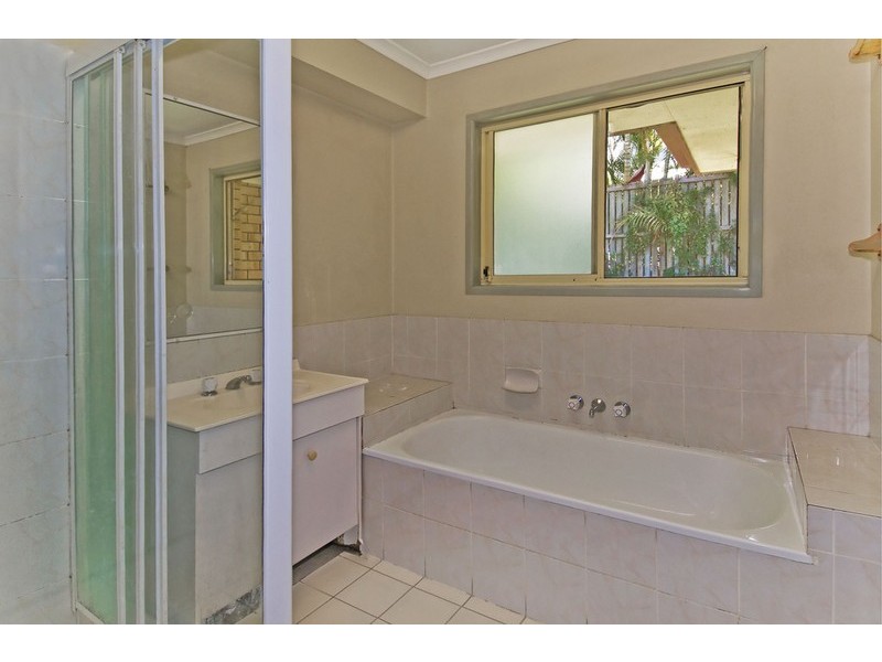 262 Oates Avenue, Holland Park QLD 4121