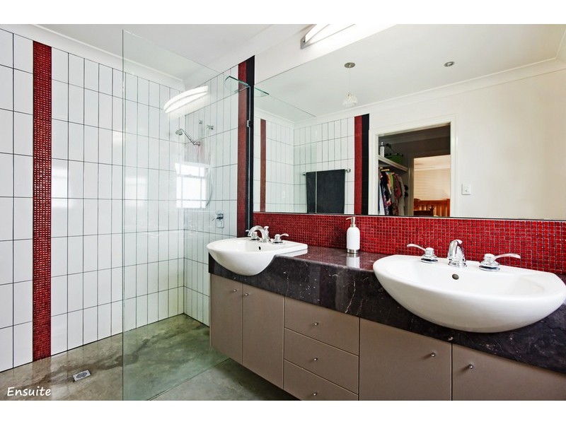 46 Lewis Street, Camp Hill QLD 4152