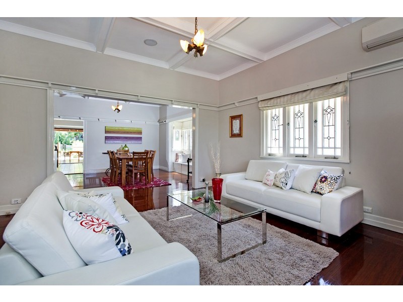 46 Lewis Street, Camp Hill QLD 4152