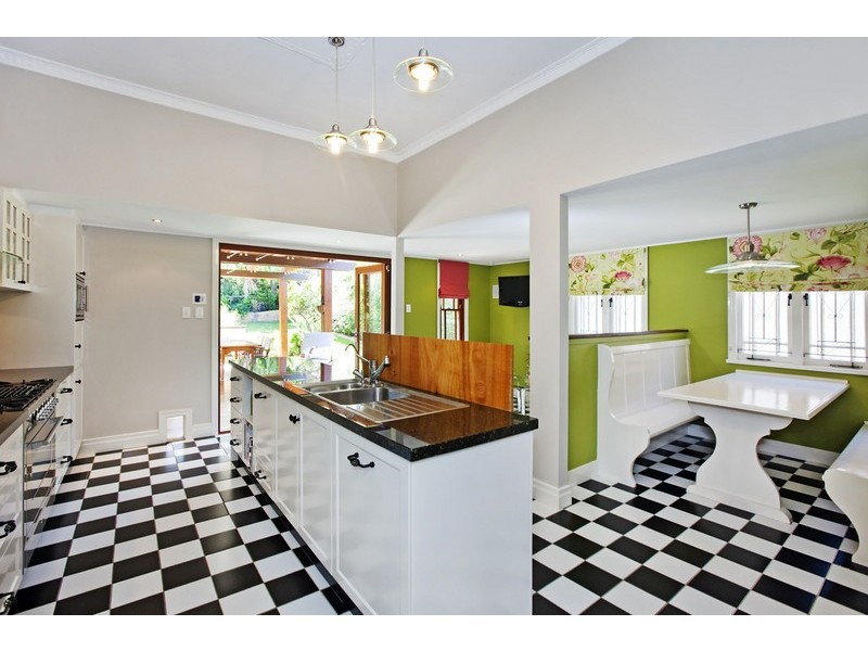 46 Lewis Street, Camp Hill QLD 4152