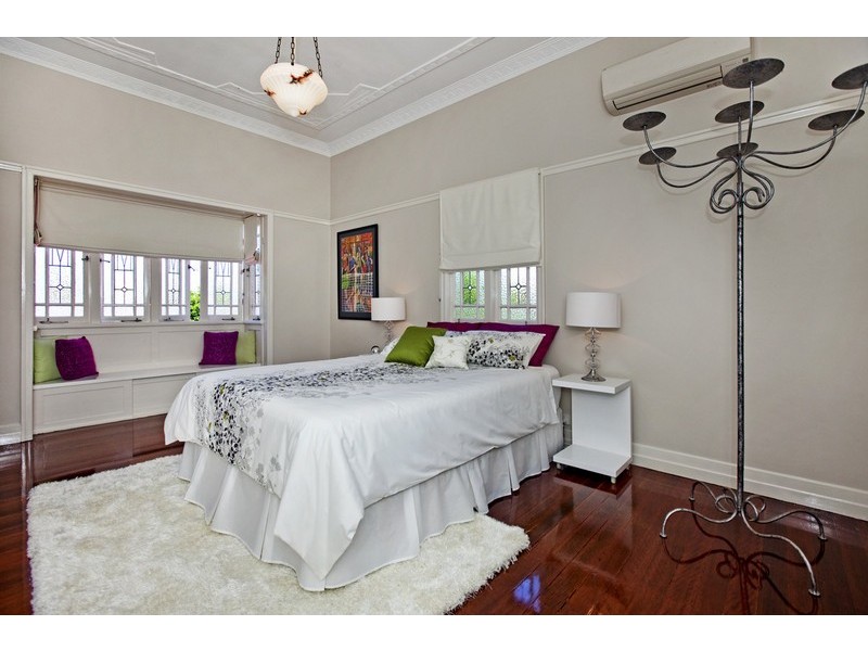 46 Lewis Street, Camp Hill QLD 4152