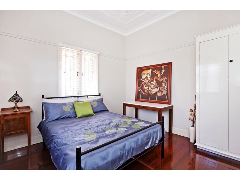 46 Lewis Street, Camp Hill QLD 4152