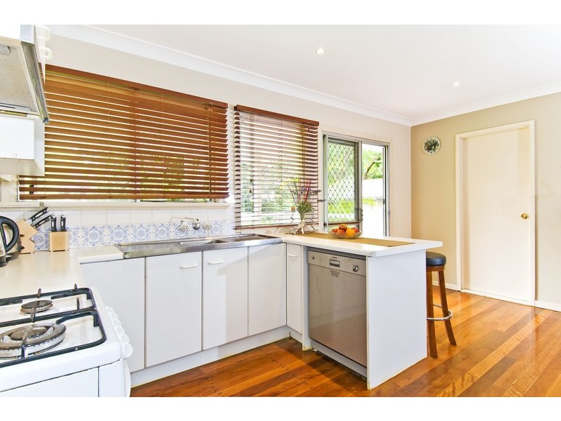 15 Woodford Street, Holland Park West QLD 4121