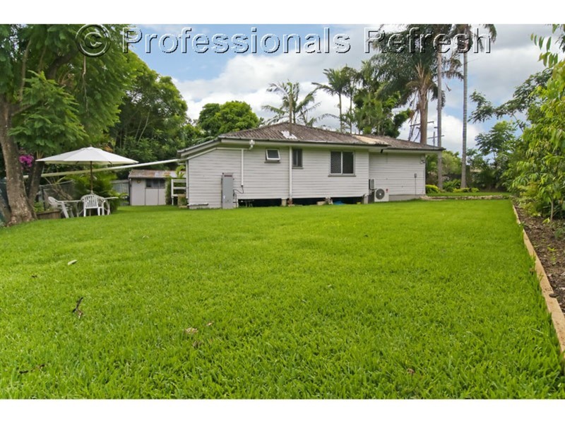15 Woodford Street, Holland Park West QLD 4121