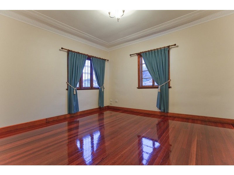 64 Halland Terrace, Camp Hill QLD 4152