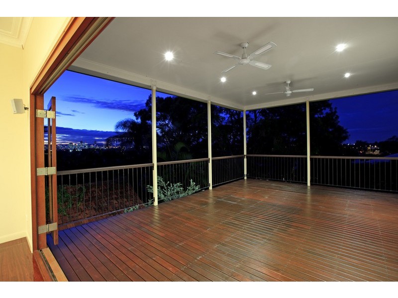 64 Halland Terrace, Camp Hill QLD 4152