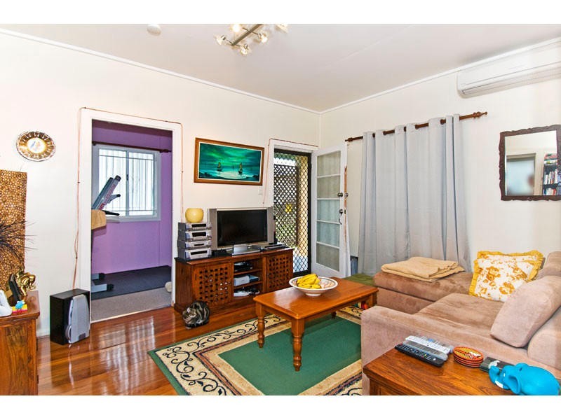 7 Calston Street, Oxley QLD 4075