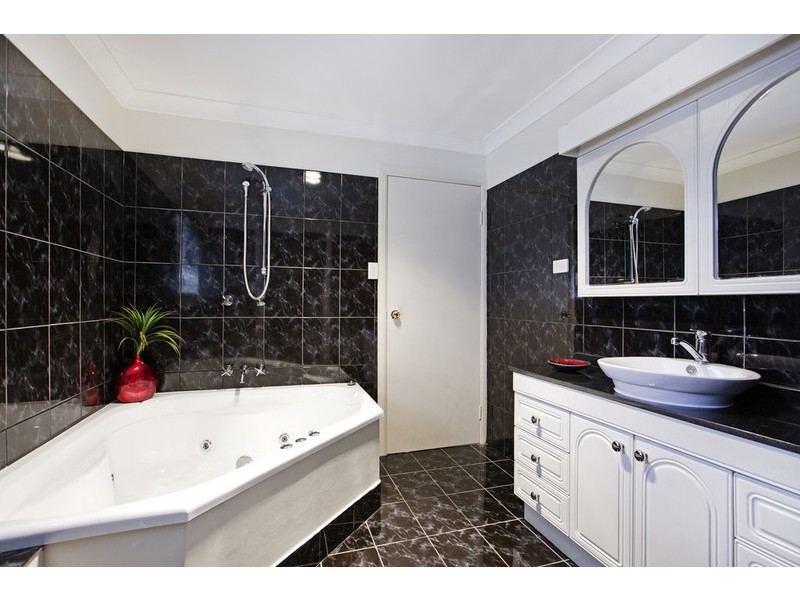 29 Galsworthy Street, Holland Park West QLD 4121