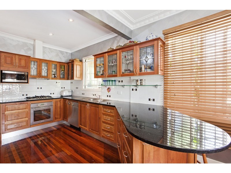 1 Galsworthy Street, Holland Park West QLD 4121