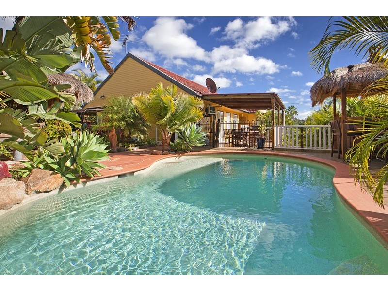 1 Galsworthy Street, Holland Park West QLD 4121