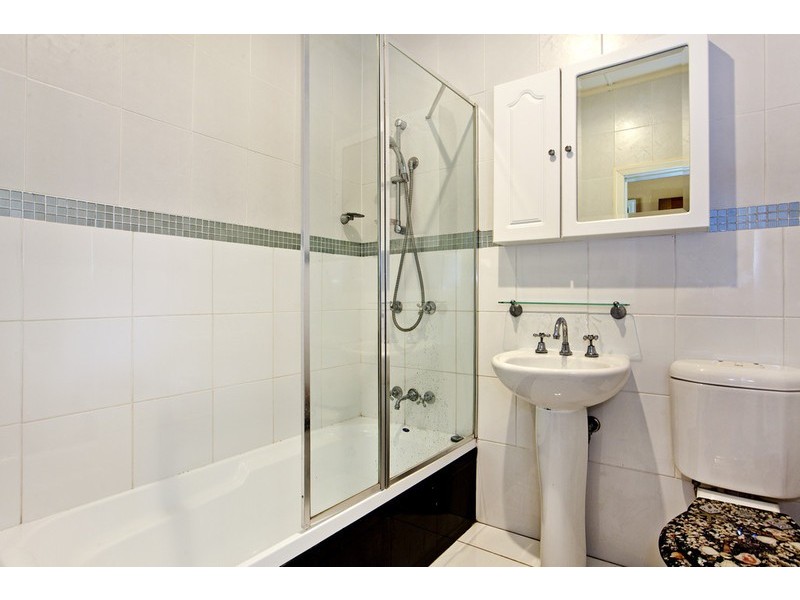 1 Galsworthy Street, Holland Park West QLD 4121