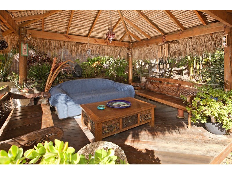 1 Galsworthy Street, Holland Park West QLD 4121